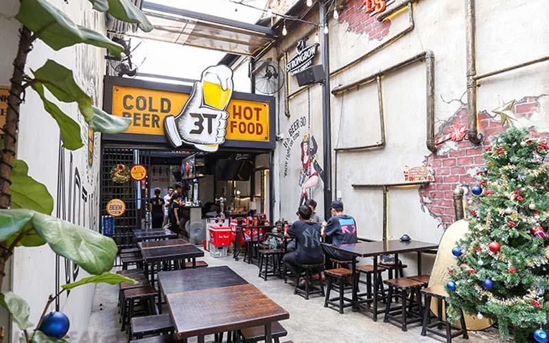 Top 10+ quán nhậu nổi tiếng ở quận 1, với những món ăn ngon, bổ, rẻ luôn thu hút đông đảo thực khách. Đây là những điểm đến lý tưởng cho các tín đồ yêu thích ẩm thực Sài Gòn.