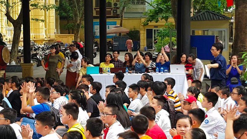 Khám phá 10 ca khúc tuyệt vời cho ngày khai giảng năm học mới 2024 - 2025, làm rộn ràng không khí chào đón năm học sắp tới.