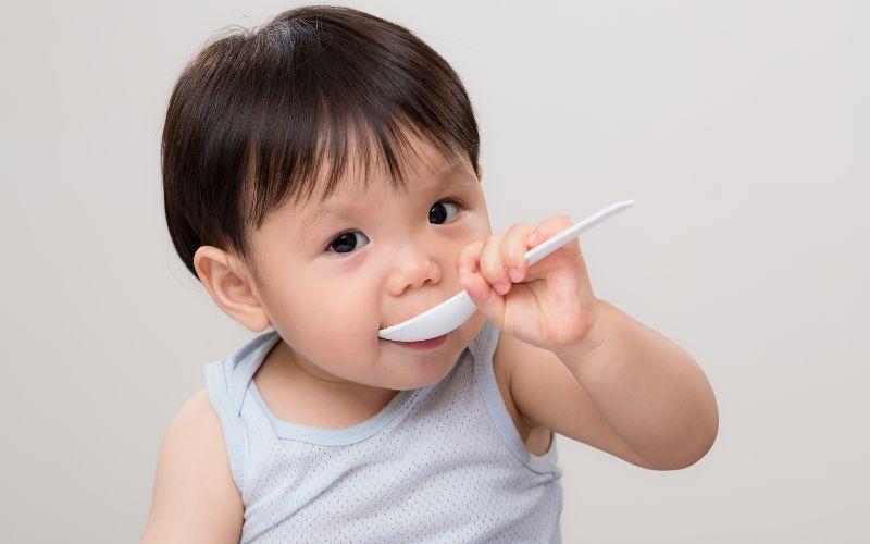 Tại sao việc bổ sung dầu ăn lại cần thiết cho bé?