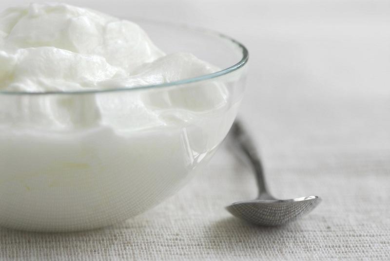 Bạn đã thử phương pháp tắm trắng tại nhà bằng sữa chua chưa? Đây là một lựa chọn tuyệt vời giúp làn da bạn trở nên sáng mịn tự nhiên mà không cần phải tốn kém.
