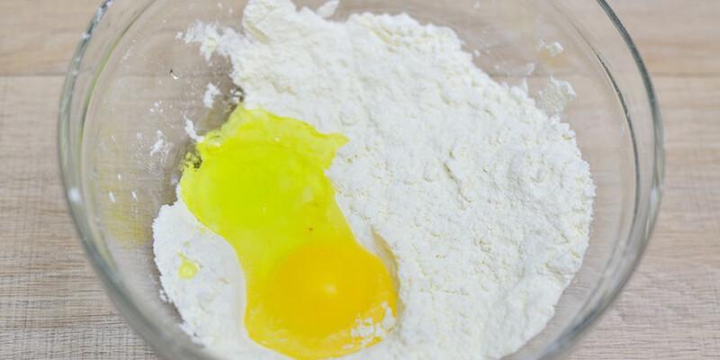 Khám phá cách làm bánh crepe sầu riêng ngọt ngào, béo ngậy, đầy hương thơm quyến rũ.