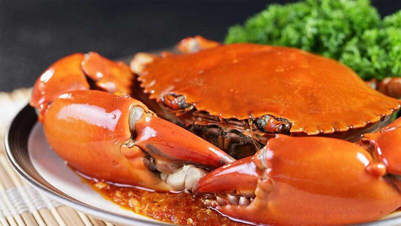 Cách hấp cua biển nhanh gọn, giữ trọn vị ngọt thịt mà không làm rụng càng cua.