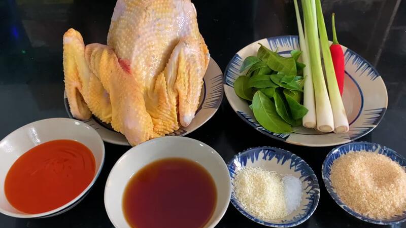Hãy làm mới không khí Tết này bằng món gà hấp mắm nhĩ thơm ngon, tuyệt vời để chiêu đãi cả gia đình. Đây sẽ là món ăn đặc biệt để thêm phần ấm cúng trong dịp lễ này.