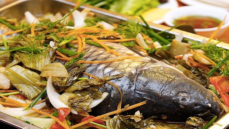 Việc ướp cá trước khi hấp có thực sự cần thiết không? Nhiều người sai lầm khi không ướp cá, khiến món ăn không chỉ bị tanh mà còn mất đi hương vị thơm ngon.