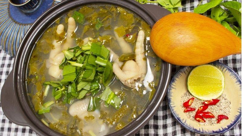 Món canh chân gà lá giang của nàng dâu mới, khiến mẹ chồng phải tấm tắc khen ngợi sau mỗi lần thử, chính là bí quyết gắn kết tình cảm gia đình một cách giản dị nhưng đầy ý nghĩa.