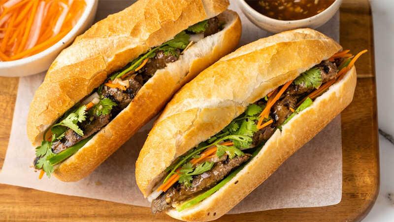 Khám phá 3 công thức làm bánh mì bò thơm ngon, dễ thực hiện, bổ sung đầy đủ dưỡng chất cho bữa sáng năng động.