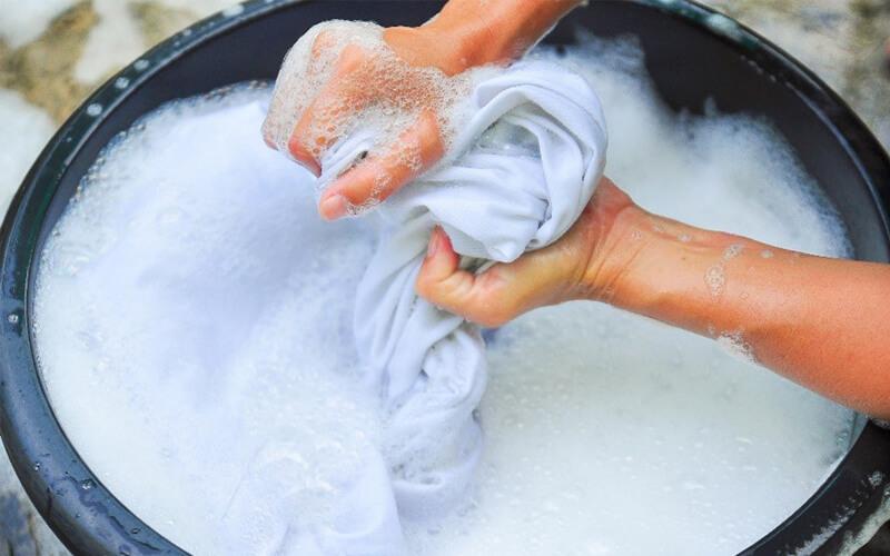 Quần áo có mùi dầu hỏa? Đây là cách hiệu quả để loại bỏ hoàn toàn mùi hôi này.