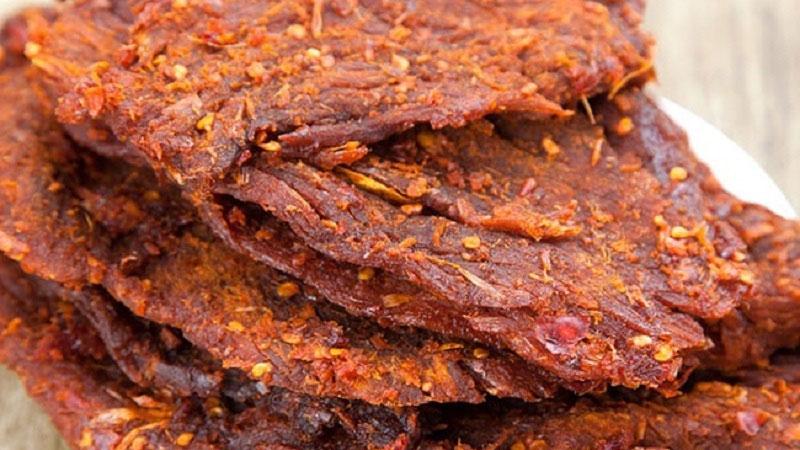 Khám phá cách làm khô heo giả bò tuyệt vời cho những buổi tiếp khách trong dịp Tết. Với bí quyết này, bạn sẽ tạo ra món ăn ngon miệng, đậm đà, với sự kết hợp hài hòa của các gia vị, khiến từng thớ thịt trở nên hấp dẫn, không thể cưỡng lại.