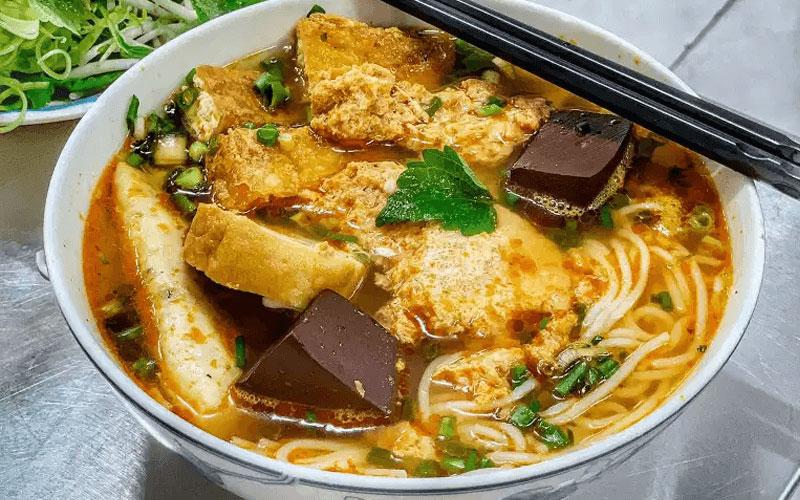 Top 5 quán bún riêu nổi bật tại TP.HCM luôn đông khách