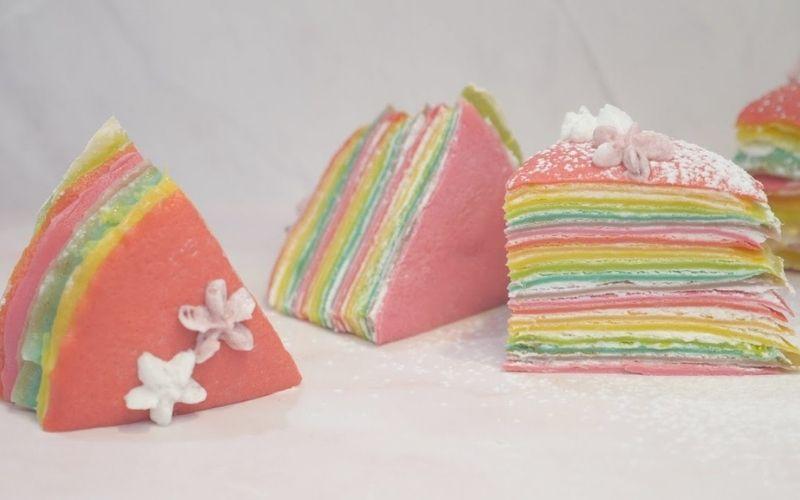 Hướng dẫn làm bánh crepe ngàn lớp cầu vồng đẹp mắt, khiến các bé yêu thích