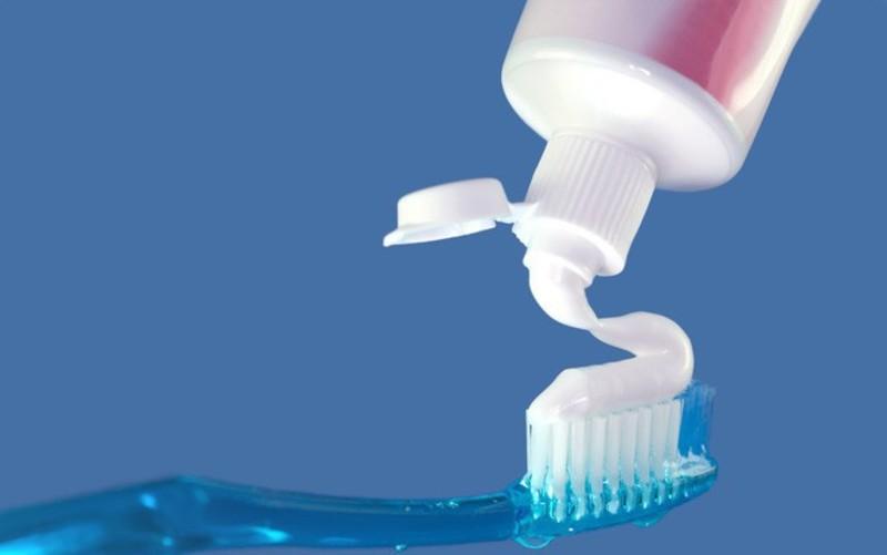 Lo sợ vợ nhắc nhở khi uống rượu? Hãy áp dụng ngay những mẹo này để xóa tan mùi rượu trong miệng nhanh chóng!