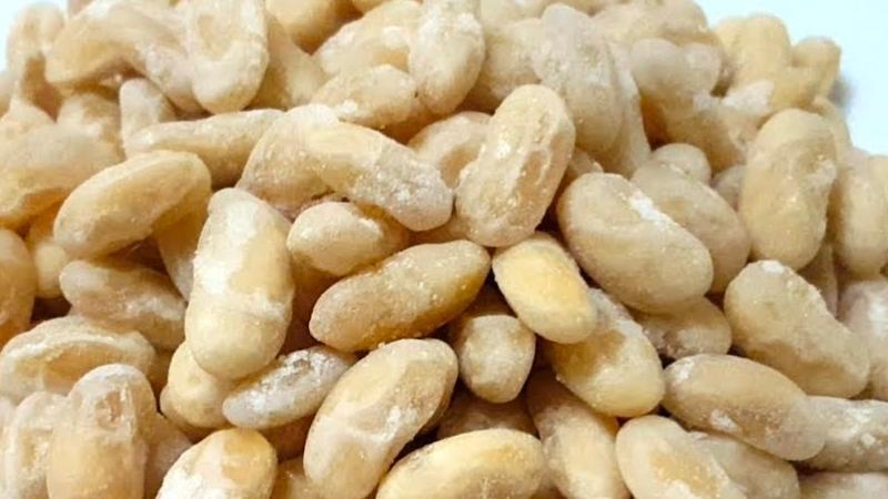 Khám phá hương vị mới mẻ với công thức mứt đậu trắng béo ngậy, thơm lừng, đầy hấp dẫn.