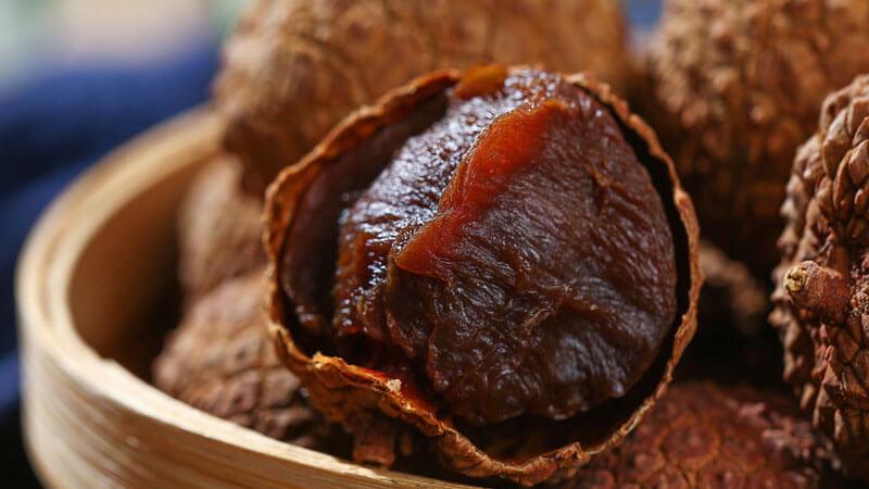 Vải khô có bao nhiêu calo và liệu việc ăn vải khô có gây tăng cân không?