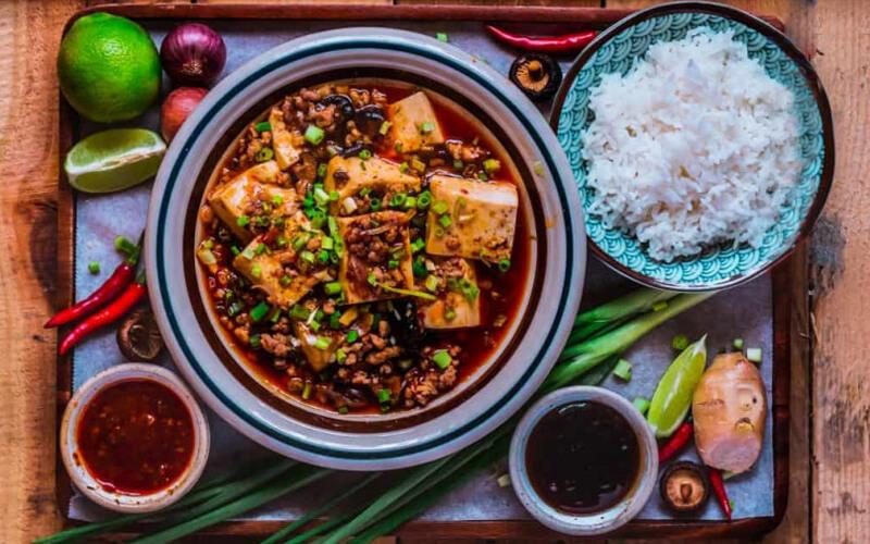 Hướng dẫn cách làm đậu hũ non sốt thịt bằm chay thơm ngon, dễ thực hiện ngay tại căn bếp nhà bạn.