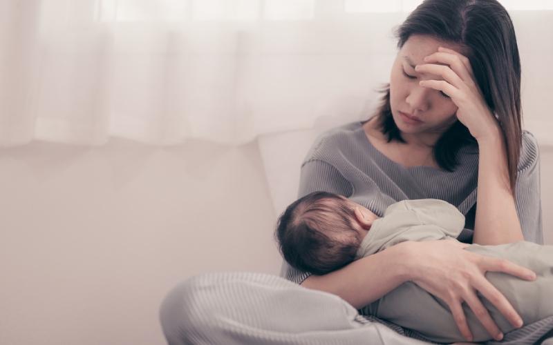 Nguyên nhân và cách thức khắc phục tình trạng mất ngủ sau sinh?