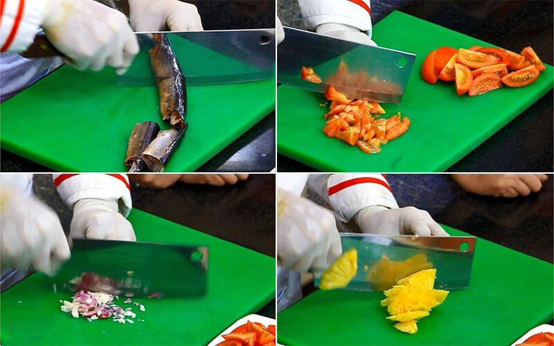 Món cá thu Nhật kho cà chua đậm đà, thơm ngon sẽ khiến bạn không thể cưỡng lại, là sự kết hợp hoàn hảo để thỏa mãn khẩu vị và làm đầy nồi cơm mỗi bữa ăn.