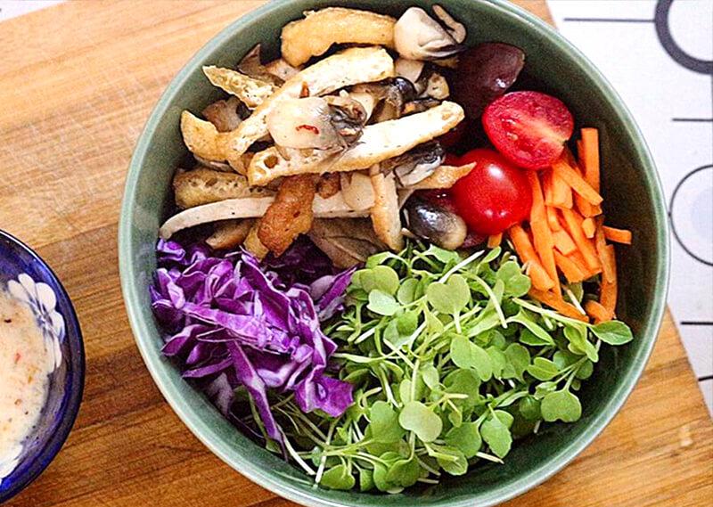 Khám phá 5 công thức salad chay hấp dẫn và dễ làm tại nhà