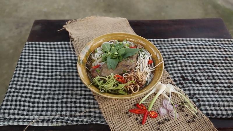 Hãy lắng nghe những người dân Sóc Trăng chia sẻ bí quyết nấu bún tiêu vịt thơm ngon, đậm đà mang đậm hương vị đặc trưng của vùng đất này.