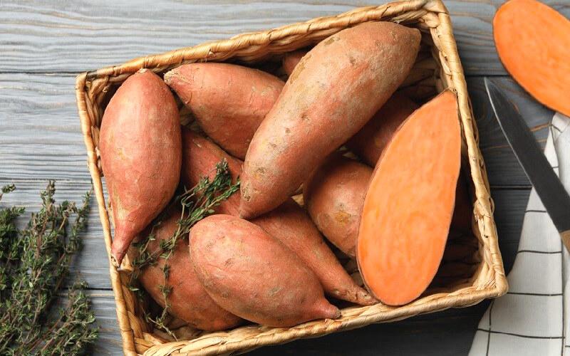 Khoai lang chứa bao nhiêu calo? Liệu ăn nhiều khoai lang có thể dẫn đến tăng cân?