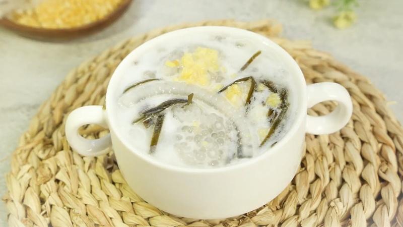 Khám phá công thức nấu chè đậu xanh bột khoai béo ngậy, thơm ngon khó cưỡng, khiến bạn không thể dừng lại sau mỗi thìa. 