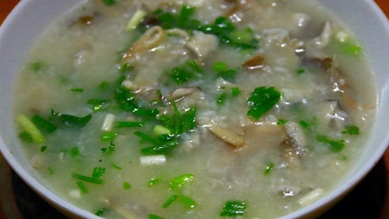 Cháo nấm mối thịt bò – món ăn đặc sản miền Tây, hương vị đậm đà khiến ai thử qua cũng phải khen ngợi không ngớt.