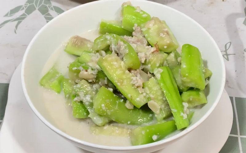 Cách chế biến canh mướp nấu lạc ngọt bùi, thơm ngon, dễ làm mà vẫn đầy đủ hương vị hấp dẫn.