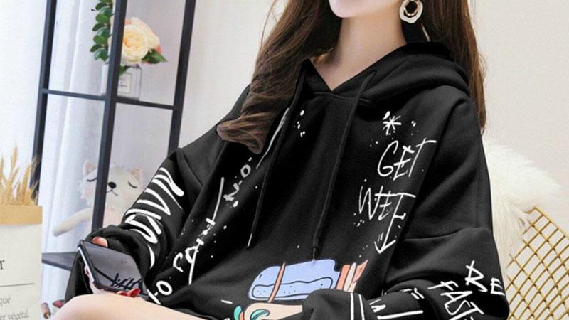 Áo hoodie nữ có nhiều kiểu dáng khác nhau, giúp bạn dễ dàng phối đồ và thể hiện phong cách cá nhân. Khám phá ngay 10 cách phối đồ sáng tạo với áo hoodie nữ để luôn trẻ trung và thời thượng.