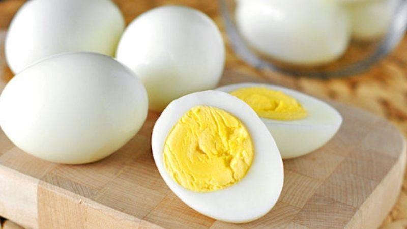 Khi bị bỏng, bạn cần chú ý đến chế độ ăn uống để giúp vết thương nhanh lành và hạn chế sẹo. Vậy, khi bị bỏng, bạn nên tránh ăn gì và ăn gì để giúp vết thương phục hồi nhanh chóng mà không để lại dấu vết?