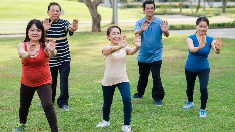 Lợi ích của việc tập dưỡng sinh là gì? Những lưu ý quan trọng khi người cao tuổi tham gia luyện tập dưỡng sinh