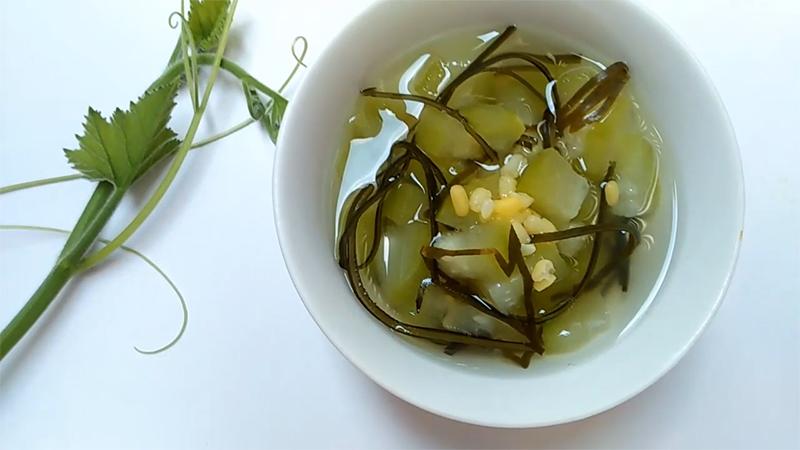 Hướng dẫn cách làm chè đậu xanh bí đao giải nhiệt, thanh lọc cơ thể dễ dàng.