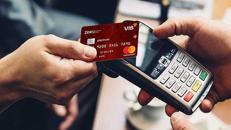 Thẻ tín dụng là một công cụ tài chính mạnh mẽ, cho phép người dùng chi tiêu trước và thanh toán sau trong thời gian quy định. Vậy bạn có biết sự khác biệt giữa thẻ tín dụng và thẻ ghi nợ? Hãy cùng khám phá!
