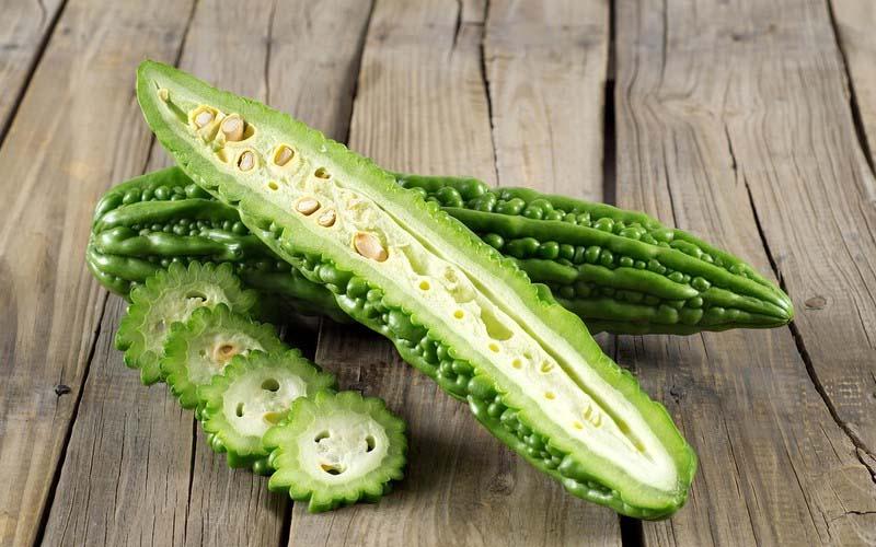 Khám phá công dụng trị mụn thần kỳ từ chiết xuất mướp đắng