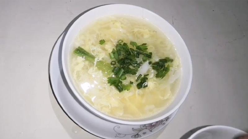 Hướng dẫn cách chế biến canh bắp cải trứng thơm ngon, độc đáo