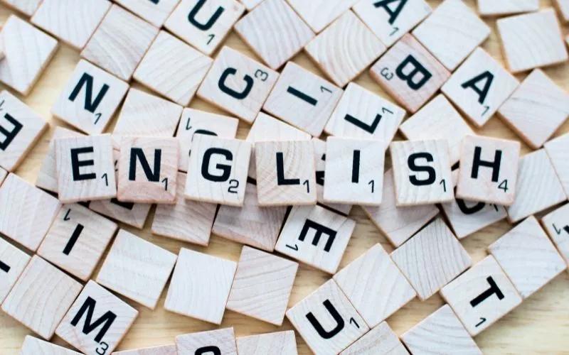 Hơn 50 câu đố tiếng Anh thú vị, hấp dẫn với đáp án, giúp trẻ em giải trí và phát triển tư duy.