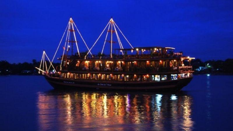 5 địa điểm lý tưởng để thưởng thức bữa tối trên các du thuyền sang trọng tại Sài Gòn