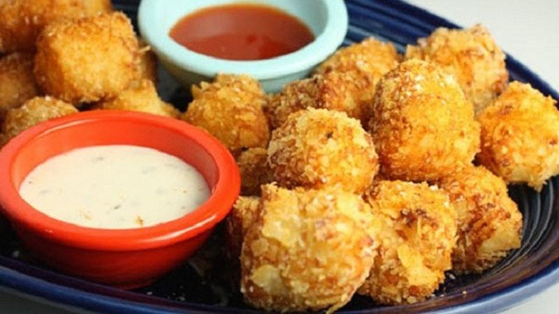 Khám phá cách chế biến nấm rơm chiên xù, giòn rụm bên ngoài, ngọt ngào và thơm lừng bên trong, mang đến một trải nghiệm ẩm thực độc đáo.