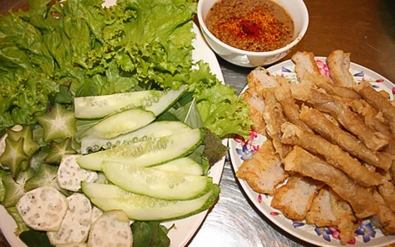 Cách chế biến bánh tráng cuốn chả cá thơm ngon, đổi khẩu vị tuyệt vời cho bữa ăn gia đình cuối tuần