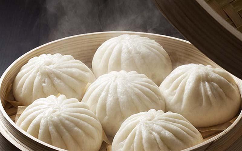 Khám phá cách làm bánh bao nhân đậu xanh với hương vị ngọt ngào, vỏ bánh mềm mại và xốp bông, tạo nên một món ăn hoàn hảo cho mọi bữa ăn.
