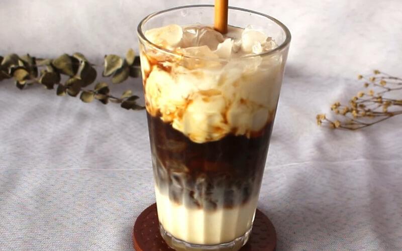Khám phá công thức cà phê sữa dừa tuyệt vời, ngọt ngào và hấp dẫn, chỉ cần thử một lần là bạn sẽ mê mẩn ngay lập tức