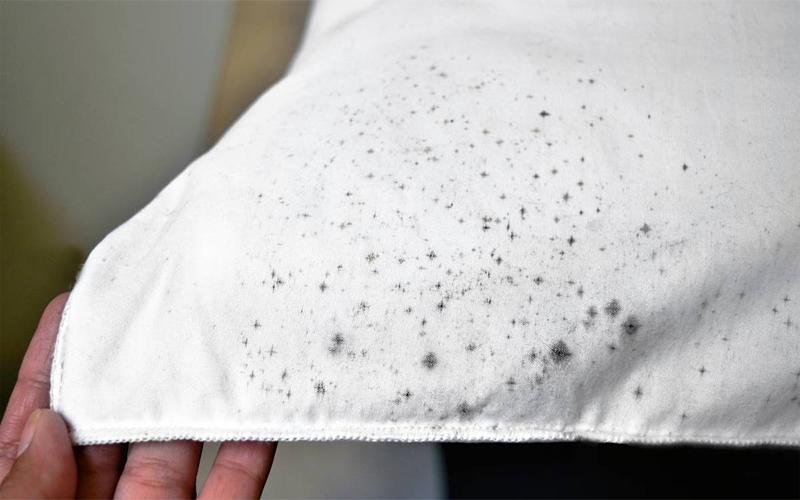 Vết thâm kim trên quần áo làm bạn khó chịu? Cùng khám phá cách ngăn ngừa thâm kim khi phơi đồ một cách hiệu quả