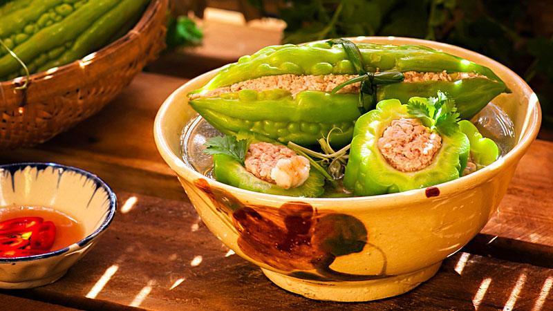 Khám phá bí quyết để chế biến món canh khổ qua nhồi thịt tuyệt vời mà không còn lo lắng về vị đắng khó chịu.
