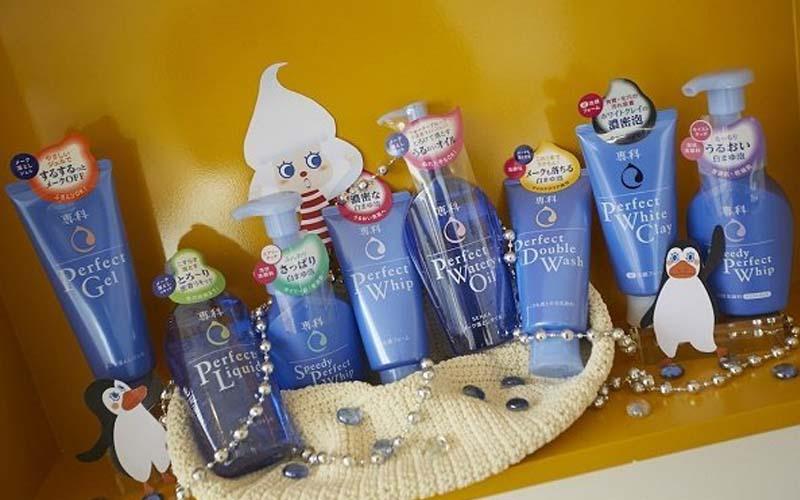 Nước tẩy trang Senka – sản phẩm được yêu thích bởi nhiều tín đồ làm đẹp, nhưng liệu chất lượng của nó có thực sự như mong đợi? Có chứa cồn hay không? Hãy cùng chúng tôi khám phá để tìm ra câu trả lời cho những thắc mắc này.