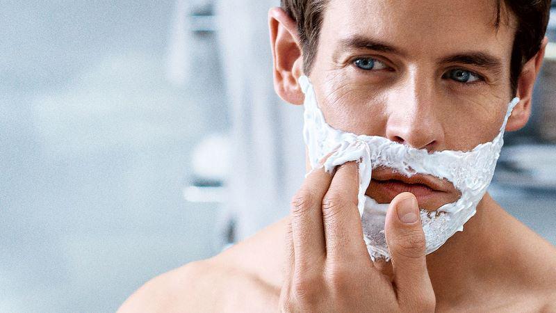 Cạo râu ngược chiều mọc có phải là lựa chọn đúng?