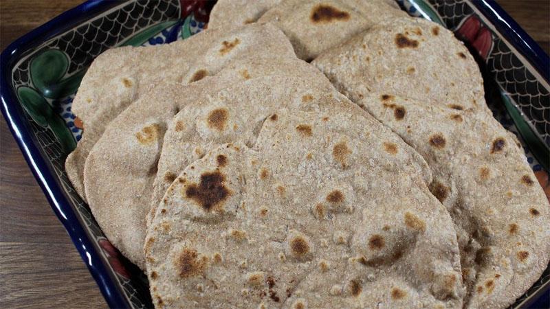 Khám phá cách làm bánh Roti Ấn Độ và Roti Malaysia thơm ngon ngay tại nhà, mang đến hương vị tuyệt vời mà bạn có thể thực hiện dễ dàng.