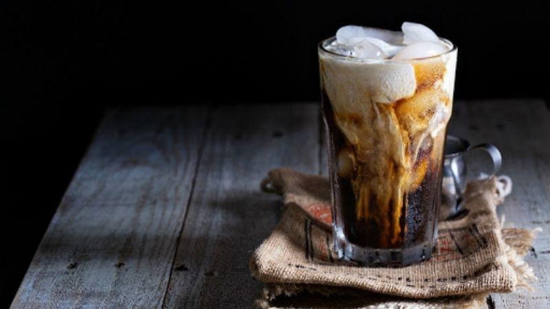 Khám phá 5 công thức pha bạc xỉu tuyệt vời, đem lại hương vị đặc biệt như những quán cà phê chuyên nghiệp ngay tại ngôi nhà của bạn.