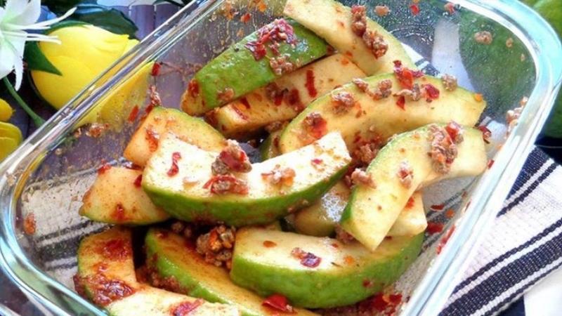 Khám phá 2 cách làm ổi dầm ngon miệng dễ thực hiện cho các đầu bếp tại gia yêu thích sáng tạo.
