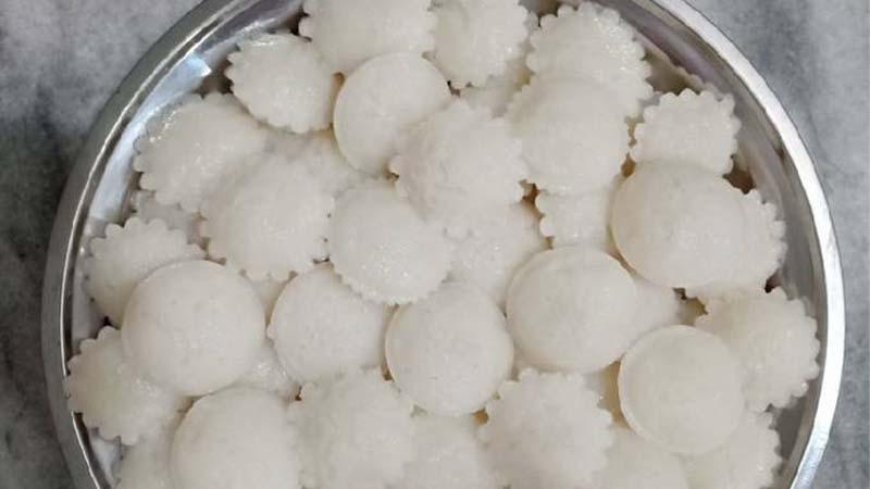 Hướng dẫn làm bánh bò rễ tre chuẩn vị miền Tây với gói bột pha sẵn, nhanh chóng và dễ dàng