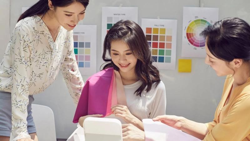 Khám phá cách áp dụng Personal Color để lựa chọn màu son tint hoàn hảo dành riêng cho bạn.