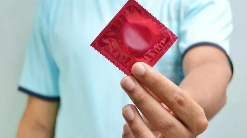 Chất bôi trơn trong bao cao su có thực sự gây hại không? Những yếu tố cần xem xét khi chọn bao cao su