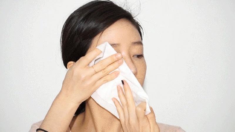 Khám phá 7 loại khăn giấy tẩy trang dưỡng da không chỉ làm sạch mà còn mang đến vẻ đẹp rạng ngời cho làn da mỗi ngày.